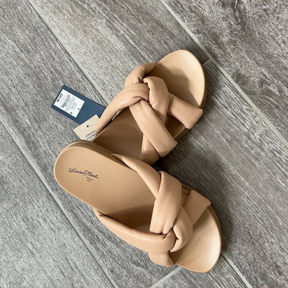 NWT Women's Cosette Padded Slide Sandals - Universal Thread - Tan - All Size - Picture 4 of 5